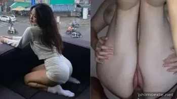 Địt em hàng xinh xắn lồn hồng múp rụp